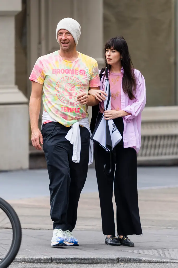 Dakota Johnson and Chris Martin Love story